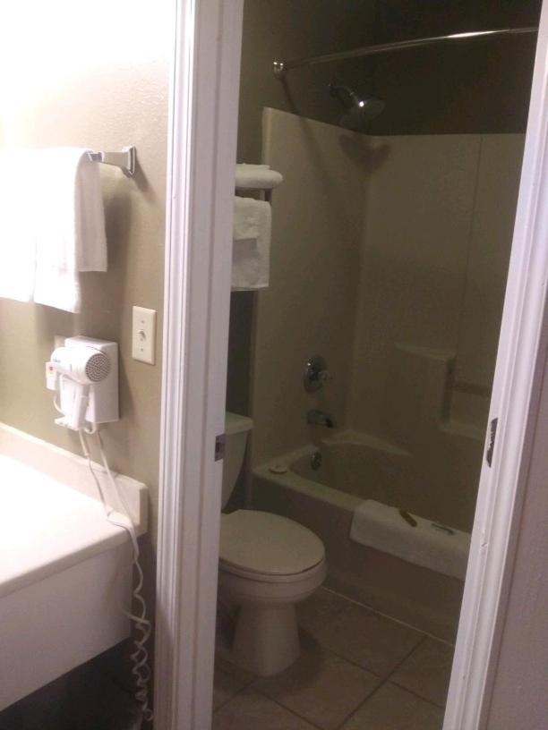 Whispering Creek Lodging & Rv Resort Newton Esterno foto