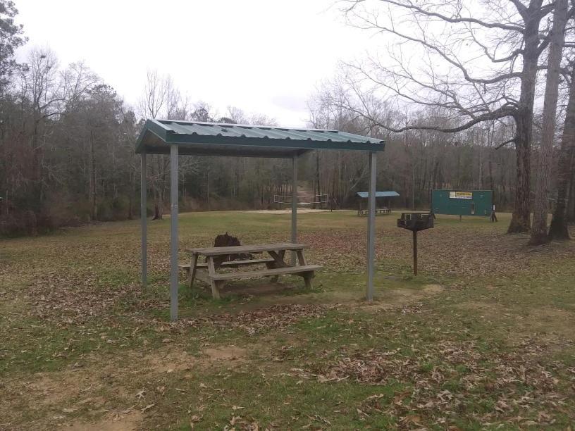 Whispering Creek Lodging & Rv Resort Newton Esterno foto