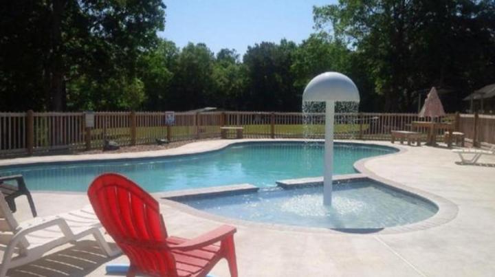 Whispering Creek Lodging & Rv Resort Newton Esterno foto
