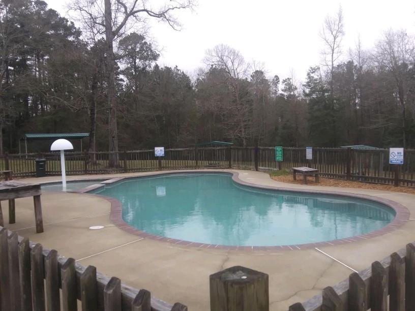Whispering Creek Lodging & Rv Resort Newton Esterno foto