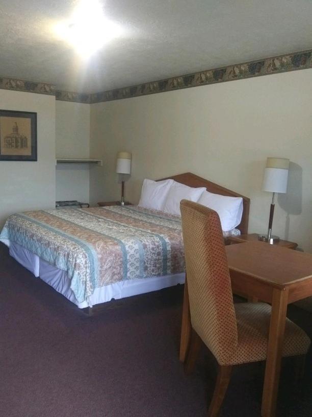 Whispering Creek Lodging & Rv Resort Newton Esterno foto