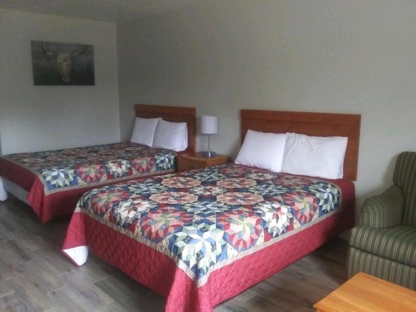 Whispering Creek Lodging & Rv Resort Newton Esterno foto