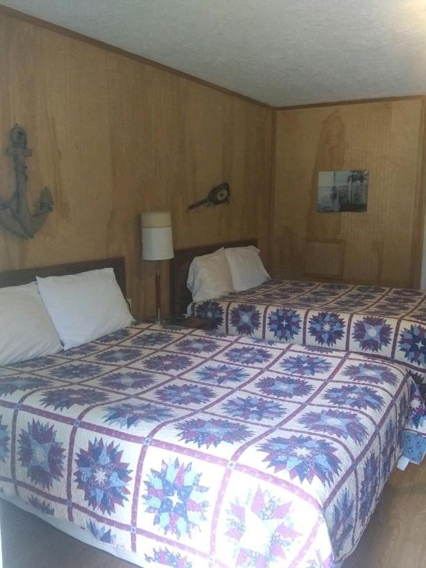 Whispering Creek Lodging & Rv Resort Newton Esterno foto