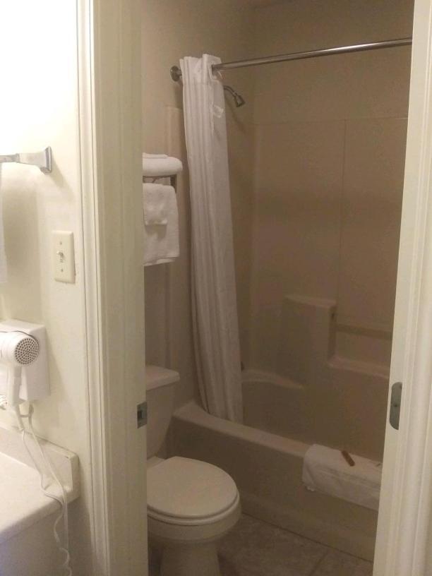 Whispering Creek Lodging & Rv Resort Newton Esterno foto