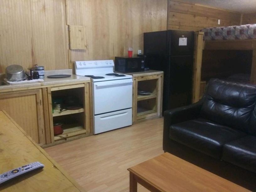 Whispering Creek Lodging & Rv Resort Newton Esterno foto
