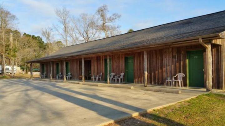 Whispering Creek Lodging & Rv Resort Newton Esterno foto